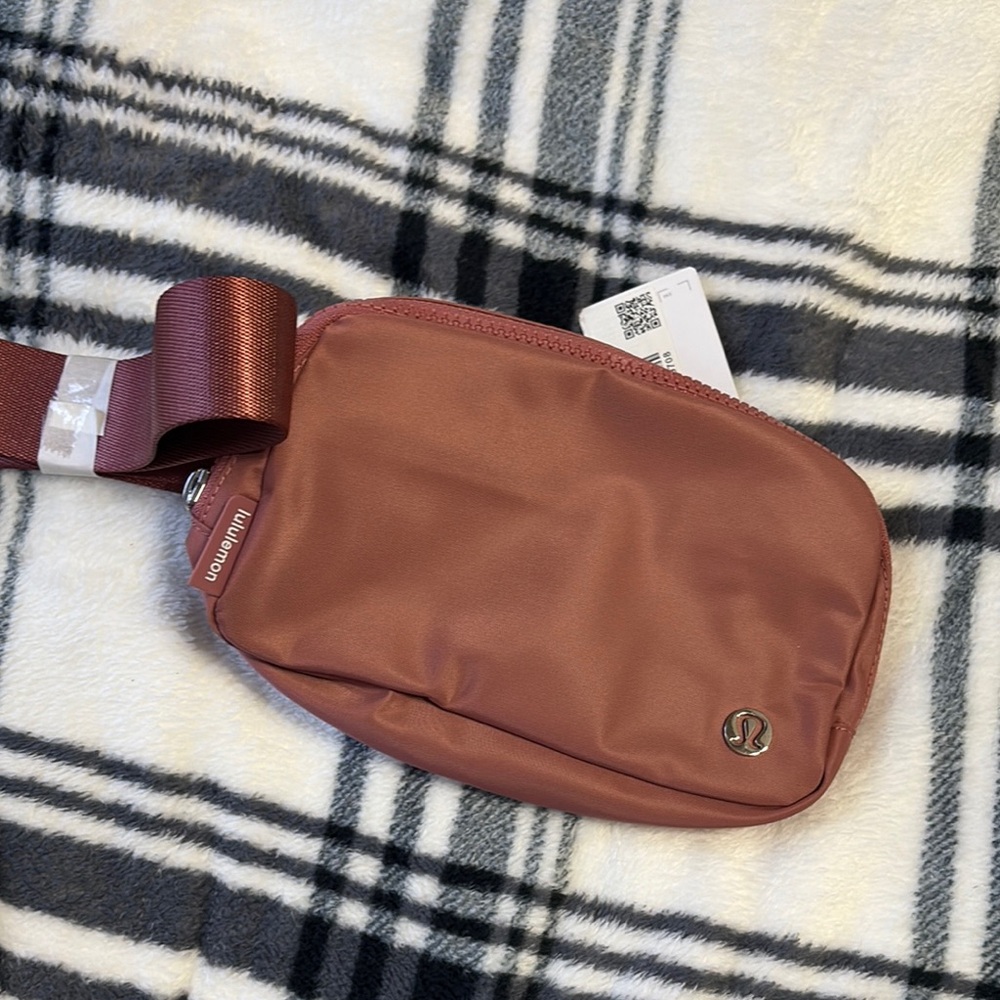 lululemon athletica Belt Bag